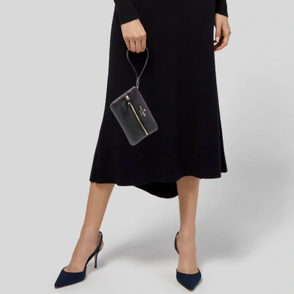 Kate Spade unused NY Cobble Hill Bee Black Pebble Leather Wristlet - Picture 2 of 5